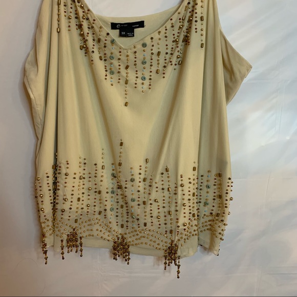 Cream colored Camisole with heavy beading - Picture 5 of 5